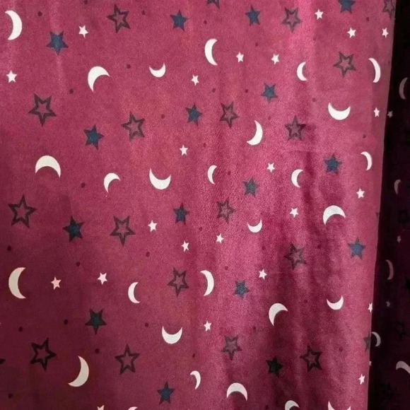 Red moon  and stars slip size small - Picture 5 of 6